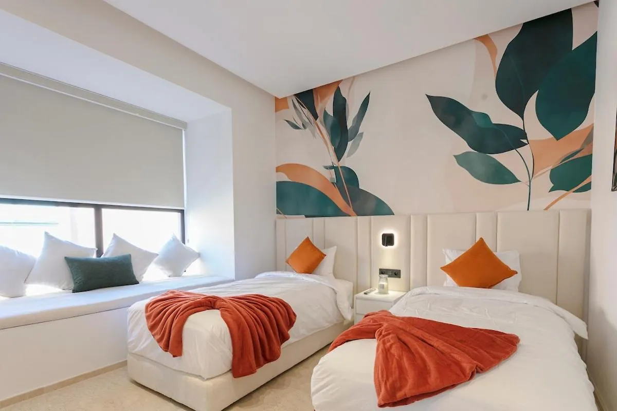 Beautiful 4 Bedroom Rooftop Pool Villa Marrakesh